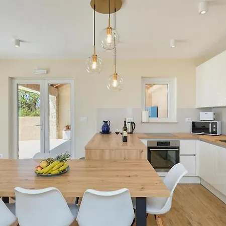 Casa vacanze Family Friendly House With A Swimming Pool Babino Polje, Mljet - 22326 Babino Polje