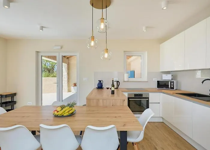 Holiday home Family Friendly House With A Swimming Pool Babino Polje, Mljet - 22326 Babino Polje